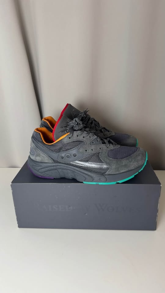Saucony Aya Raised By Wolves - photo 4