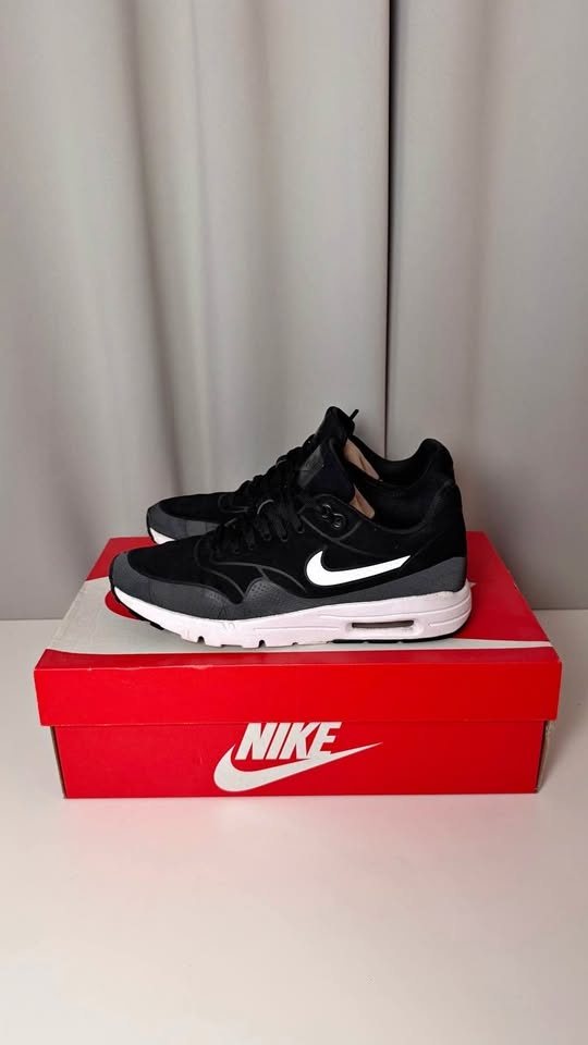 Nike Wmn’s Air Max 1 Ultra Moire 'Black'