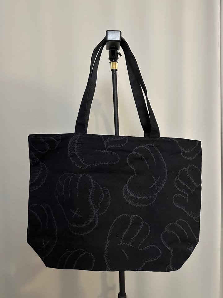 KAWS x Uniqlo Hands Tote Bag - photo 3