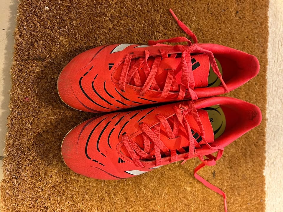 adidas Kids Predator Soccer Cleats - Size 3 1/2