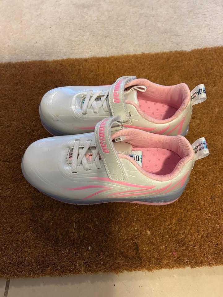 Kids Shoes with Wheels and Light - Size 3 - photo 2