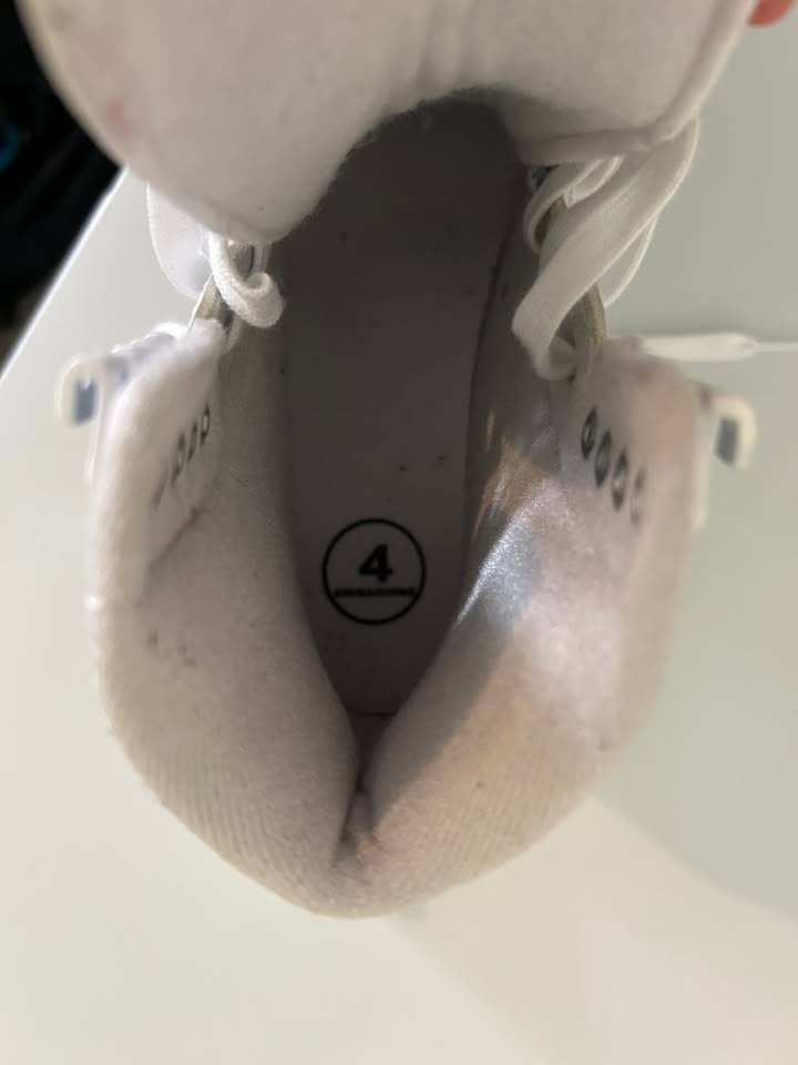 Cameo 200 Figure Skates Size 4 and accessories - photo 4