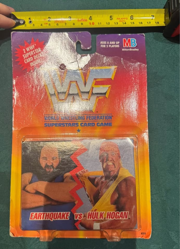 WWF Superstars Card Game – Earthquake vs Hulk Hogan Sealed - photo 3