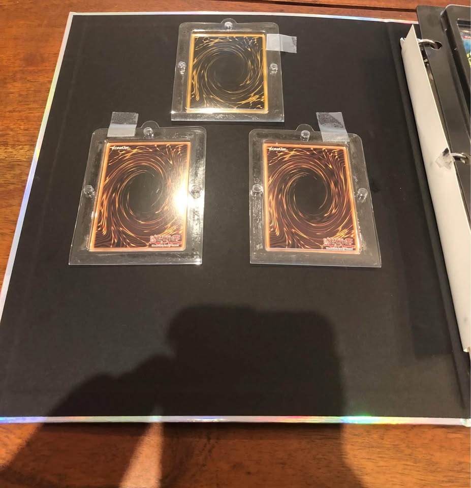 Yu-Gi-Oh! Legendary Collection Binder with Yu-Gi-Oh! Trading Car - photo 2