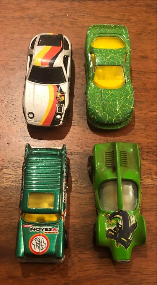 20+ Assorted Hot Wheels Lot - photo 3