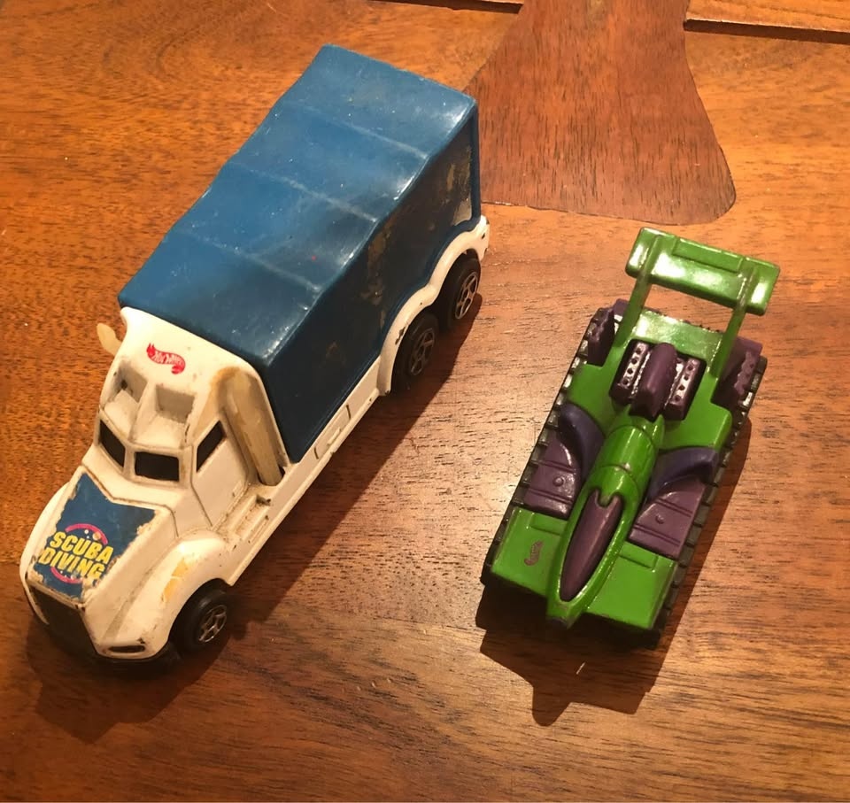 20+ Assorted Hot Wheels Lot - photo 5