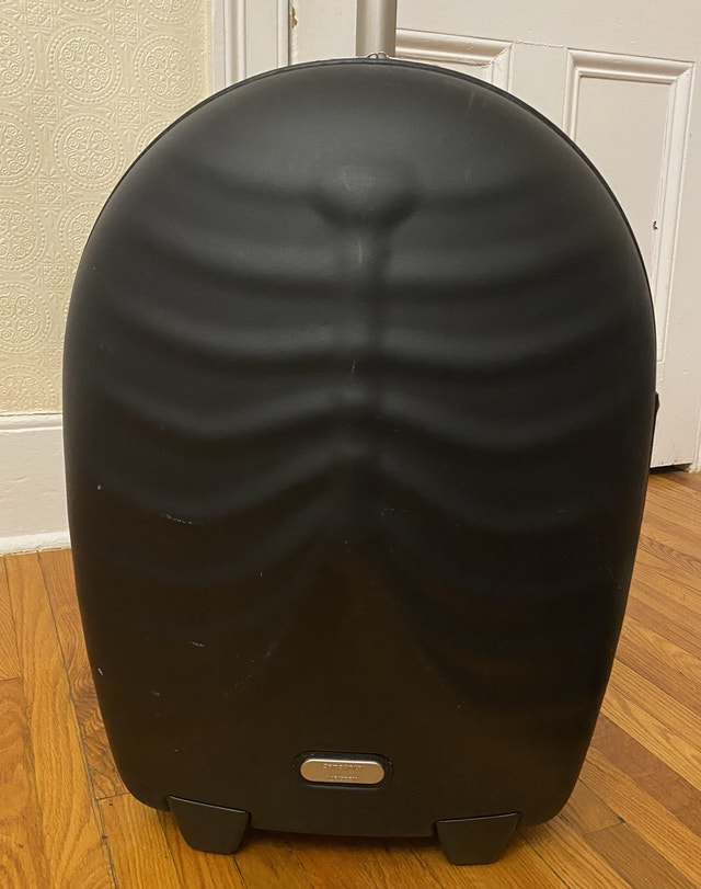Luggage.. Excellent condition .. never used .. been in storage - photo 2