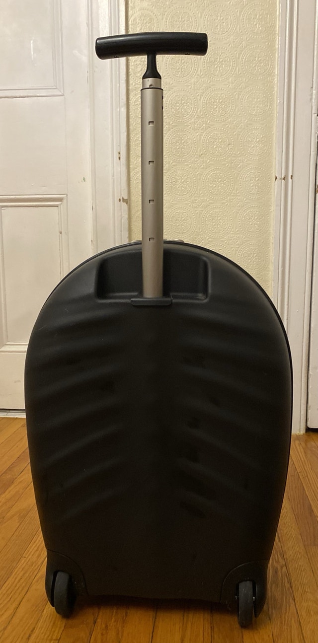 Luggage.. Excellent condition .. never used .. been in storage - photo 3