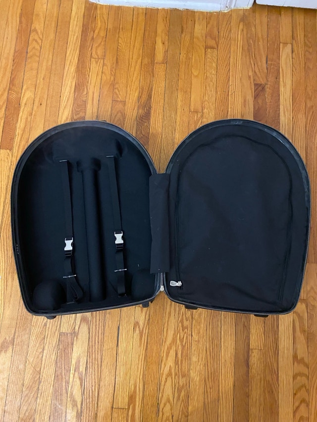 Luggage.. Excellent condition .. never used .. been in storage - photo 5