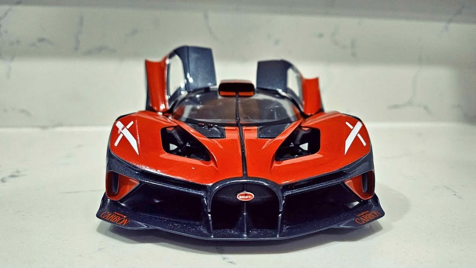 Bburago Bugatti Bolide 1:18 Die-Cast Model