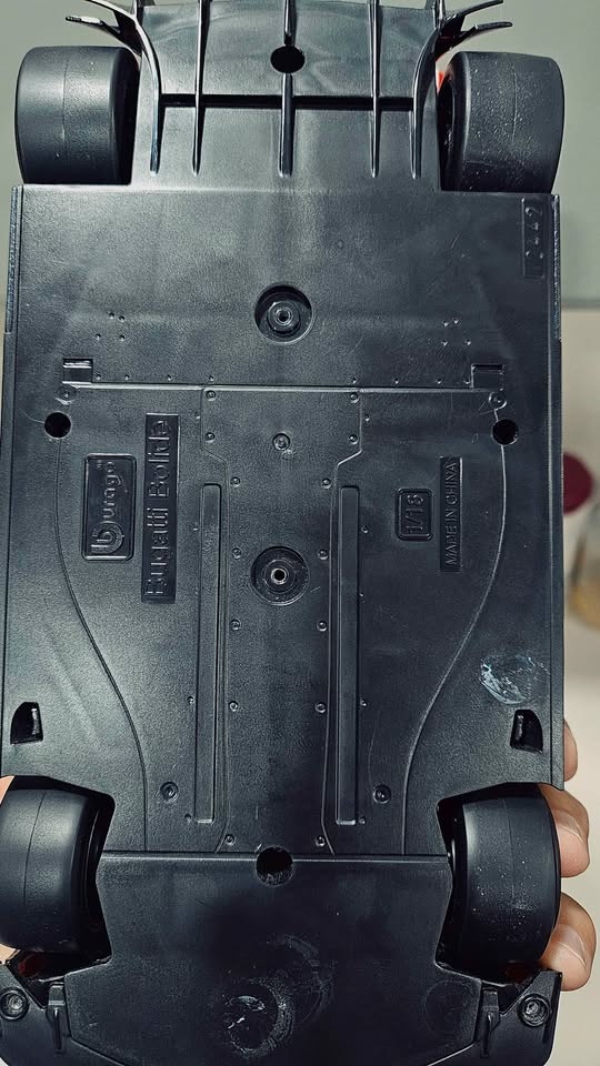 Bburago Bugatti Bolide 1:18 Die-Cast Model - photo 3
