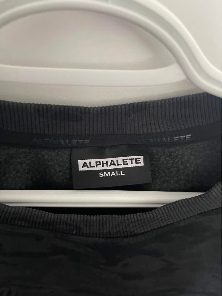 Womans alphalete crop sweater (small) 🥕 - photo 2