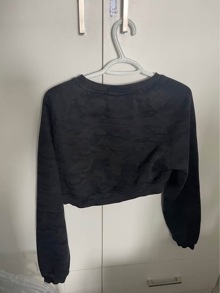 Womans alphalete crop sweater (small) 🥕 - photo 3