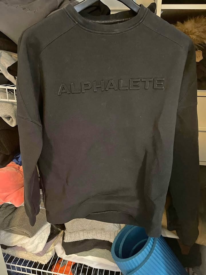 Alphalete Men’s Pullover small grey and black 🥕