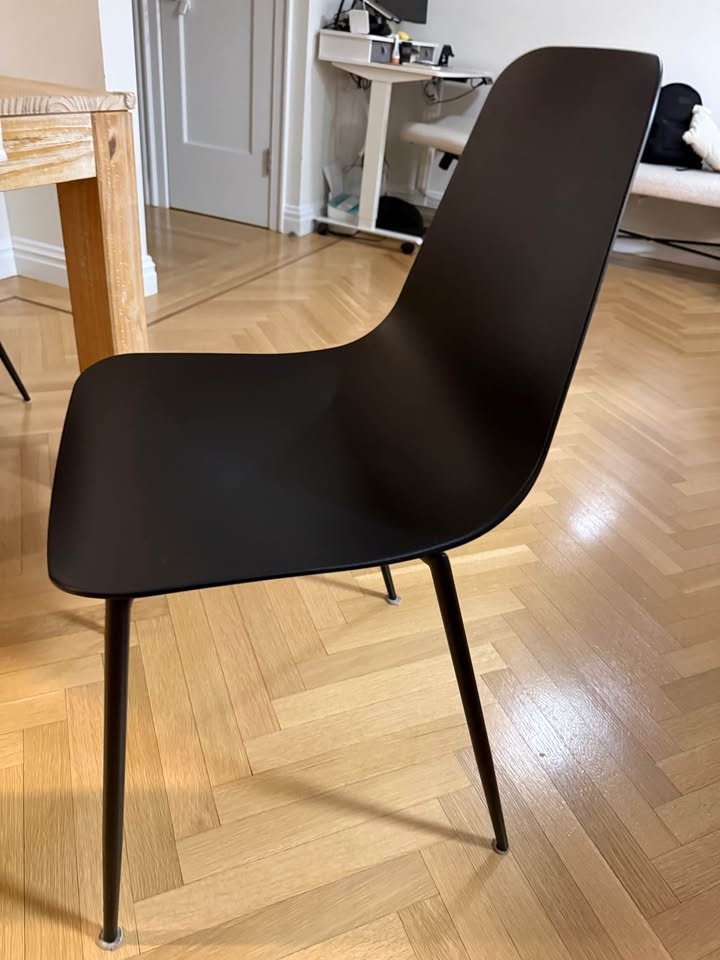Article Svelti Black Dining Chairs - photo 2