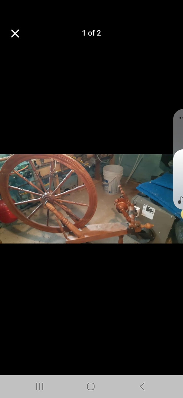 Antique spinning wheel