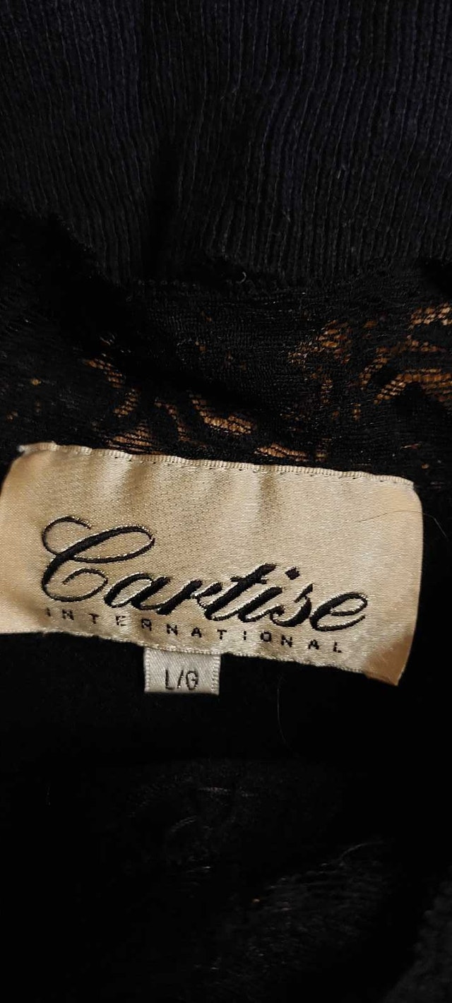 Ladies' Clothing - photo 4