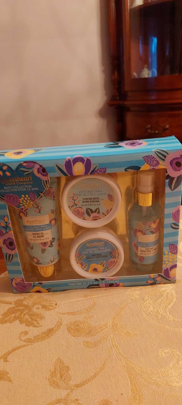 GIFT SETS Bath Lotions, Washes, Creams, Make-up Brushes - photo 5