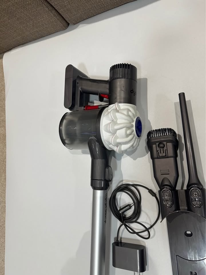 Dyson v6 SLIM cordless Vacuum Cleaner - photo 3