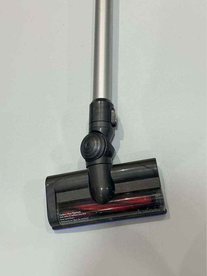 Dyson v6 SLIM cordless Vacuum Cleaner - photo 4
