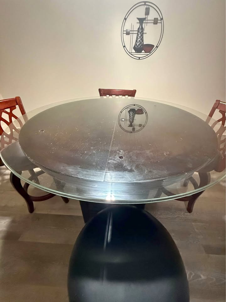 Round Glass Top Dining Table with 4 Chairs