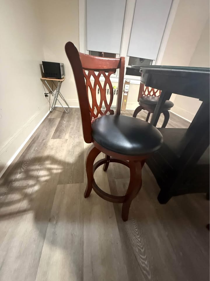 Round Glass Top Dining Table with 4 Chairs - photo 3