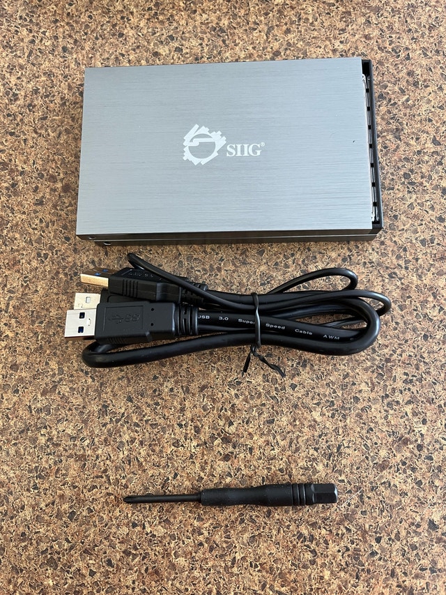 USB 3.0 to SATA 2.5” Enclosure - photo 2