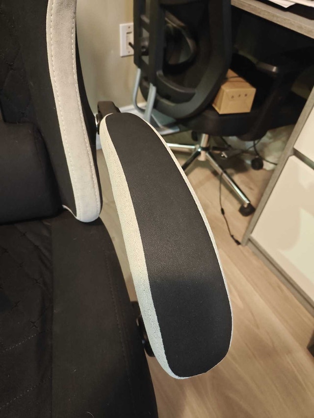 Brand New Gaming Chair - photo 3