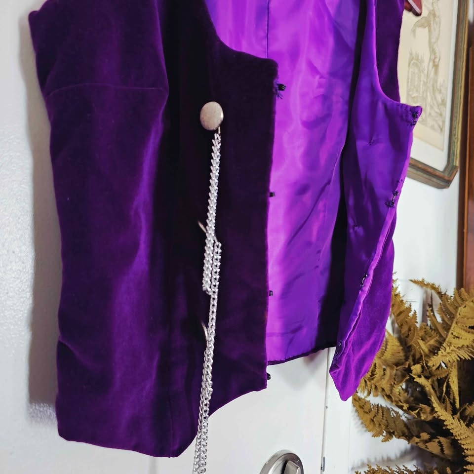 1970s Purple Velvet Chain Closure Womens Vest - photo 5