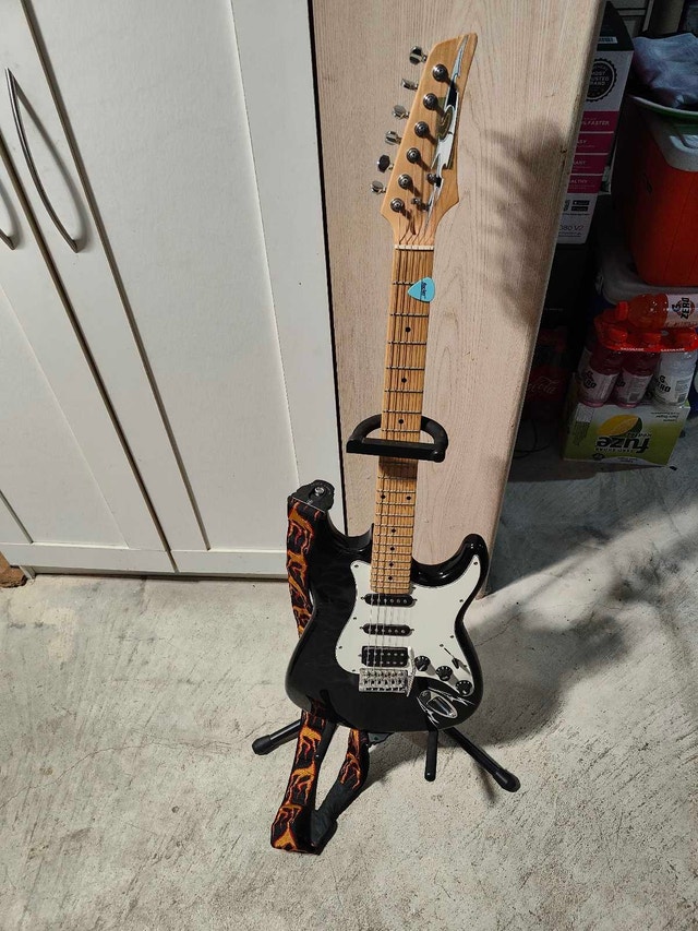 Rocker Electric Guitar RG-100 - photo 2