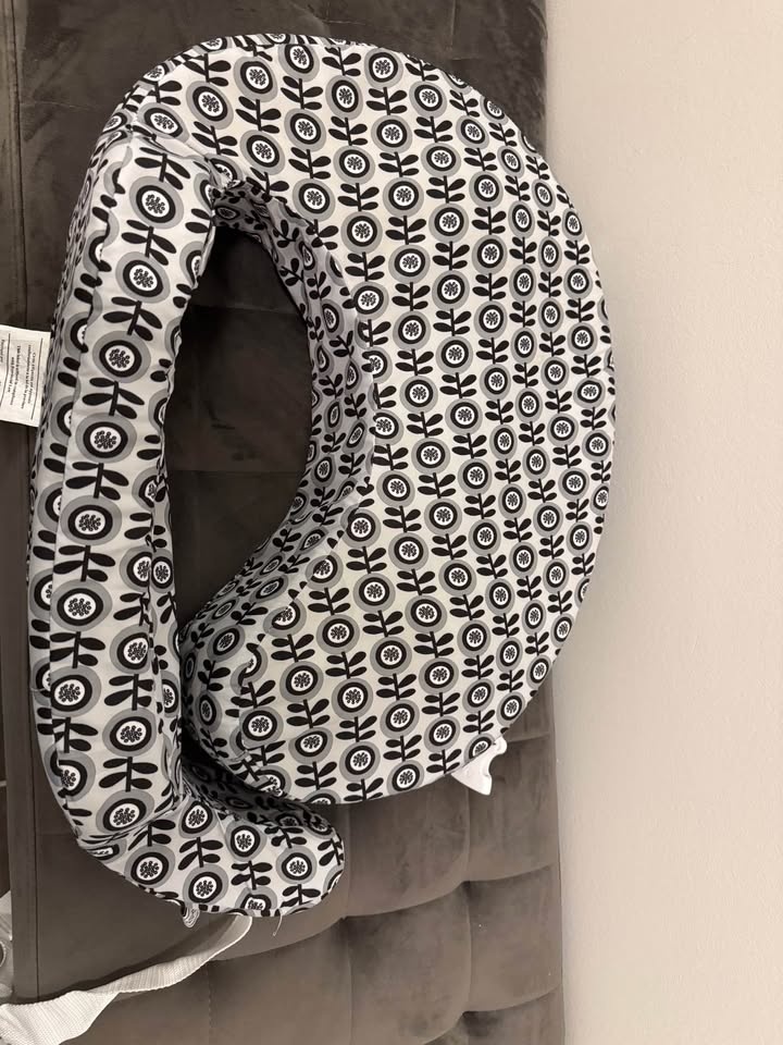 My Brest Friend Nursing Pillow - photo 2