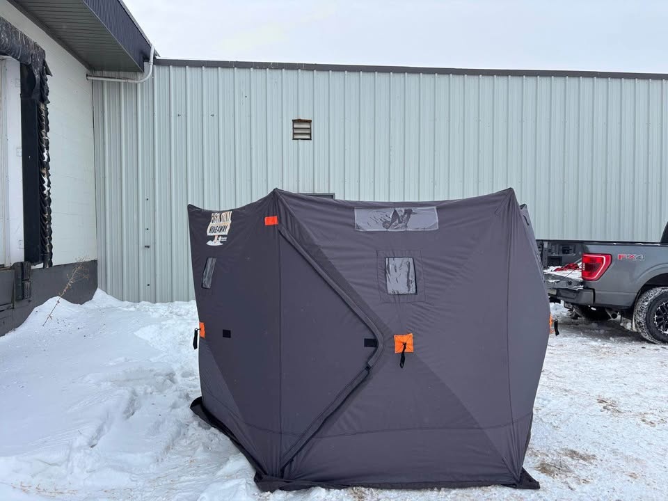 Fish Inn Hideaway Ice Fishing Tent – Pop-Up Shelter (Used) - photo 3