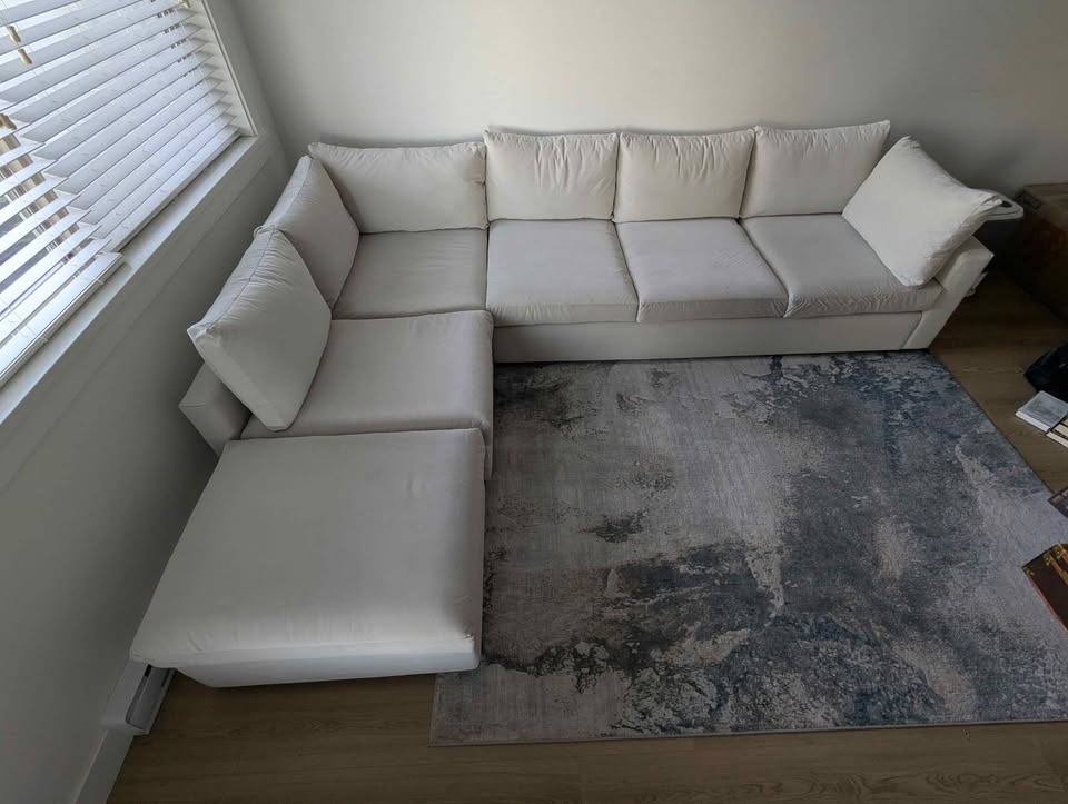 Sectional couch + Ottoman