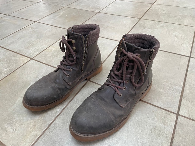 Men’s size 13 boots