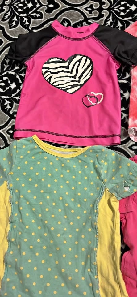 2t size kids shirts lot 2