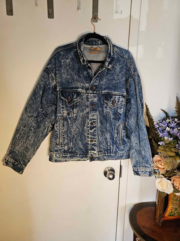XL One Piece Brook Hand Painted Vintage Levi's Denim Jacket - photo 4