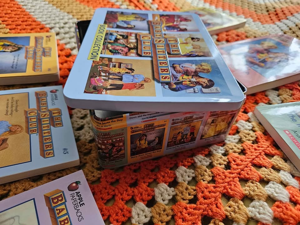 Babysitters Club Retro Box Set & Six Books - photo 5
