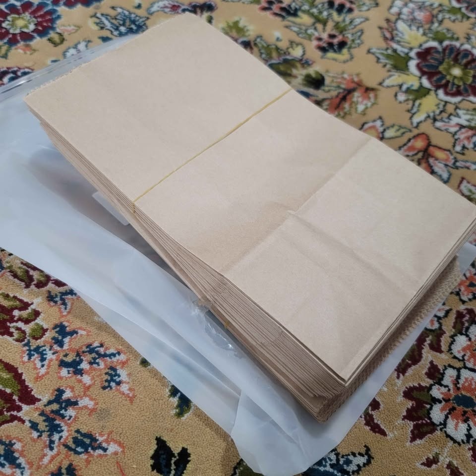50 pcs Brown Kraft Paper Bags 8.5x 5x3 inches - photo 3