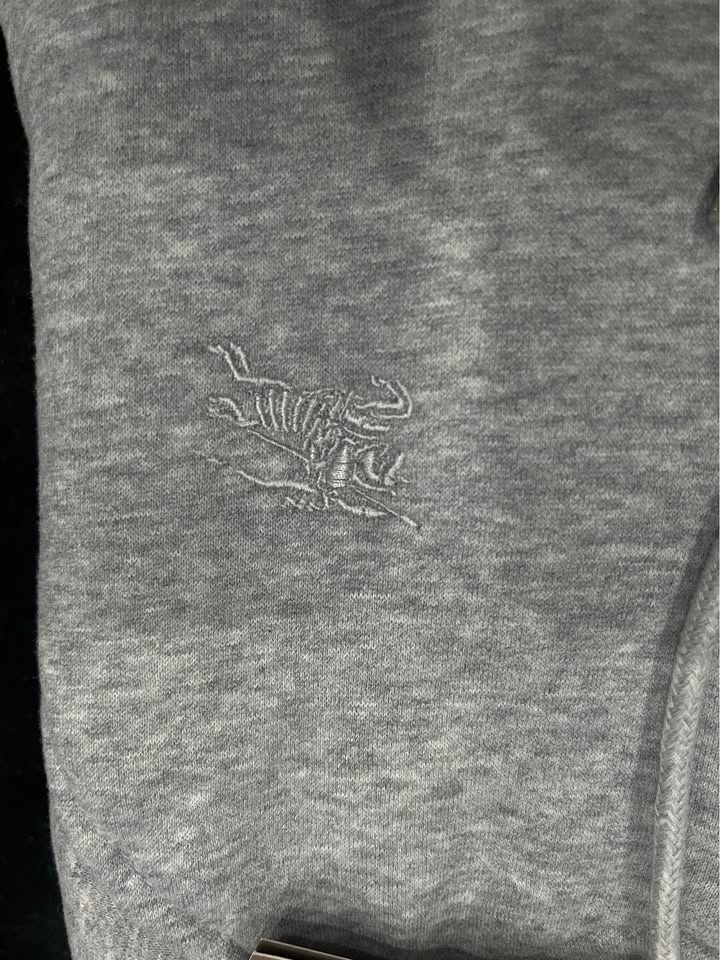 Grey Burberry Zip Up - photo 4
