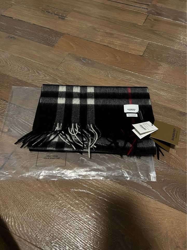 Black Burberry Scarf - photo 2