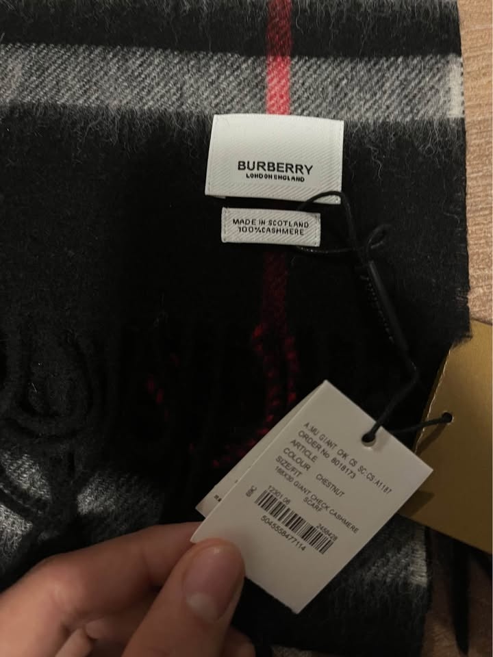 Black Burberry Scarf - photo 4