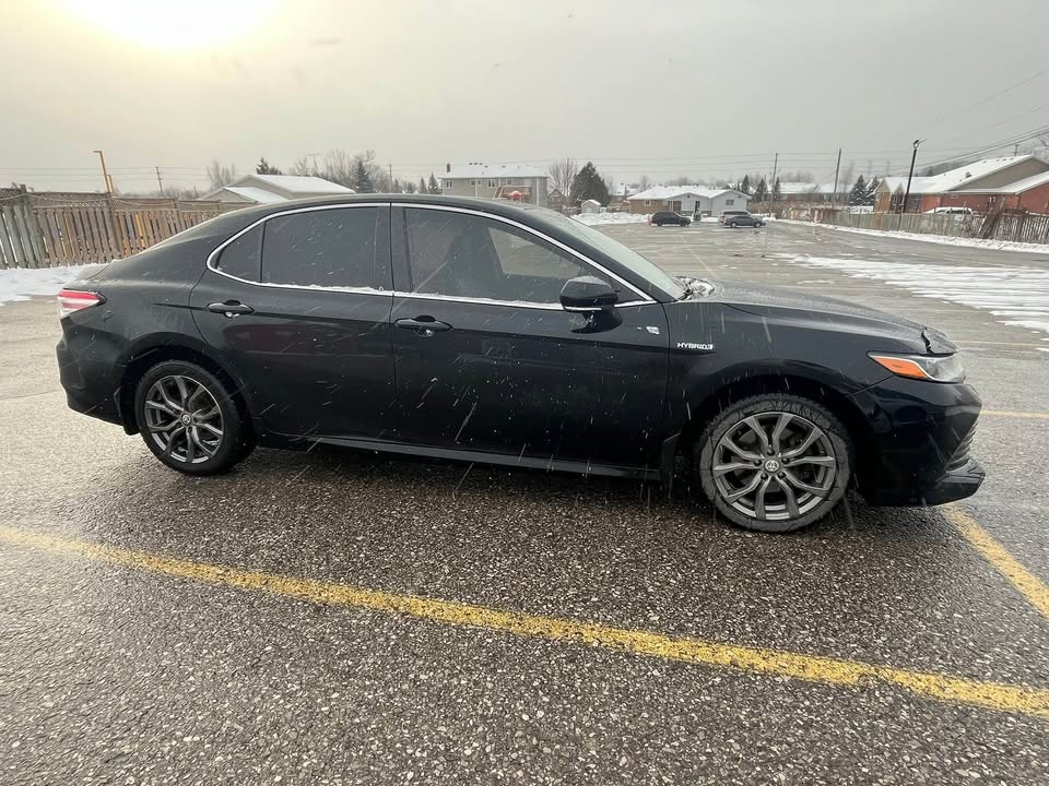 2018 Toyota Camry Hybrid - photo 3