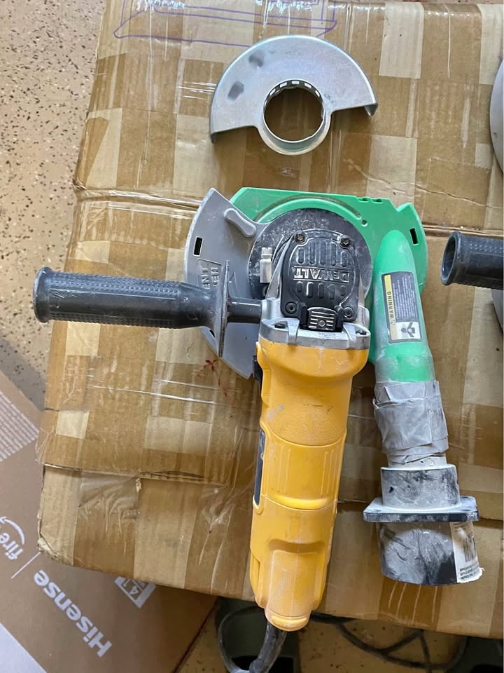 Dewalt 4.5 inch angle grinder