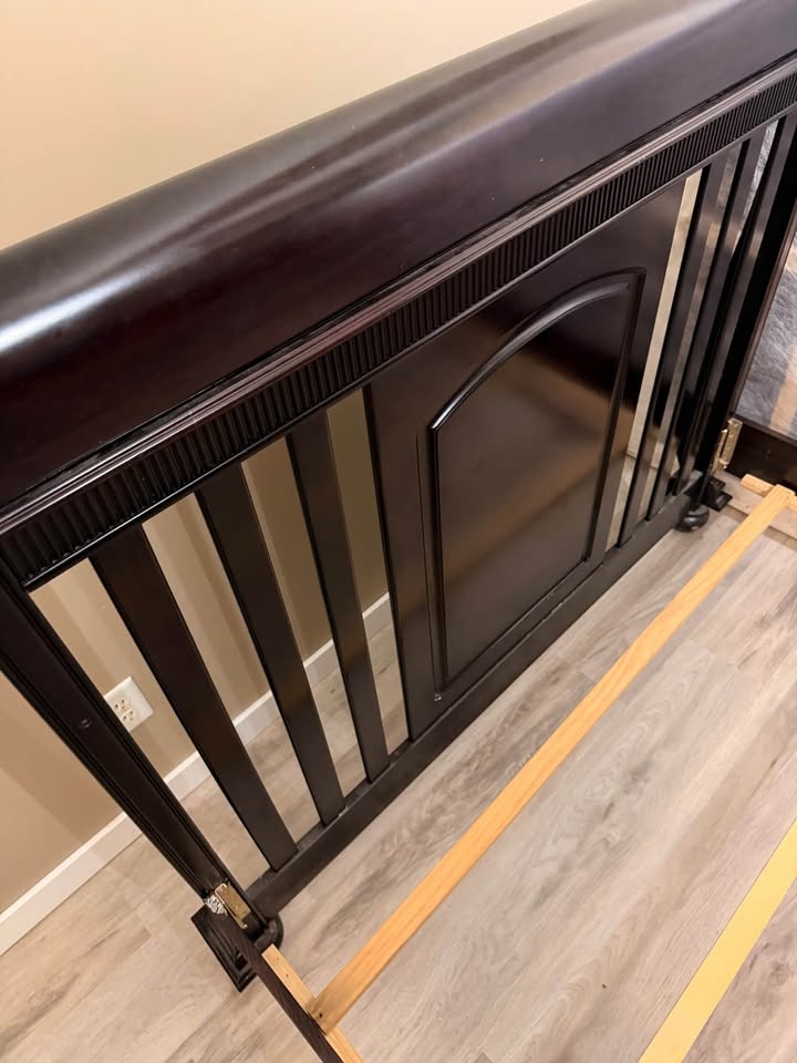 Queen size bed frame - photo 5