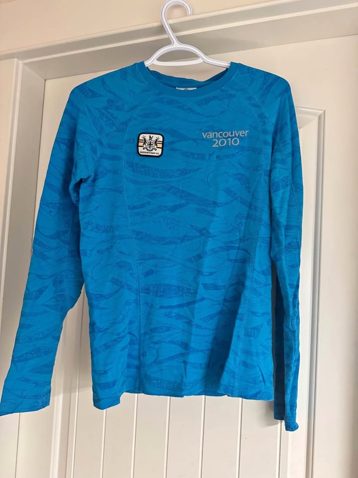 Women’s Vancouver 2010 Olympic shirt size small