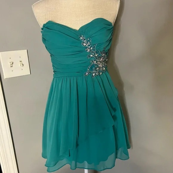 Grad/Prom Dress Size 1-2 - photo 5