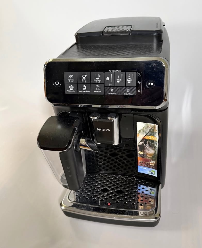Philips LatteGo 3200 Espresso Machine - Serviced!