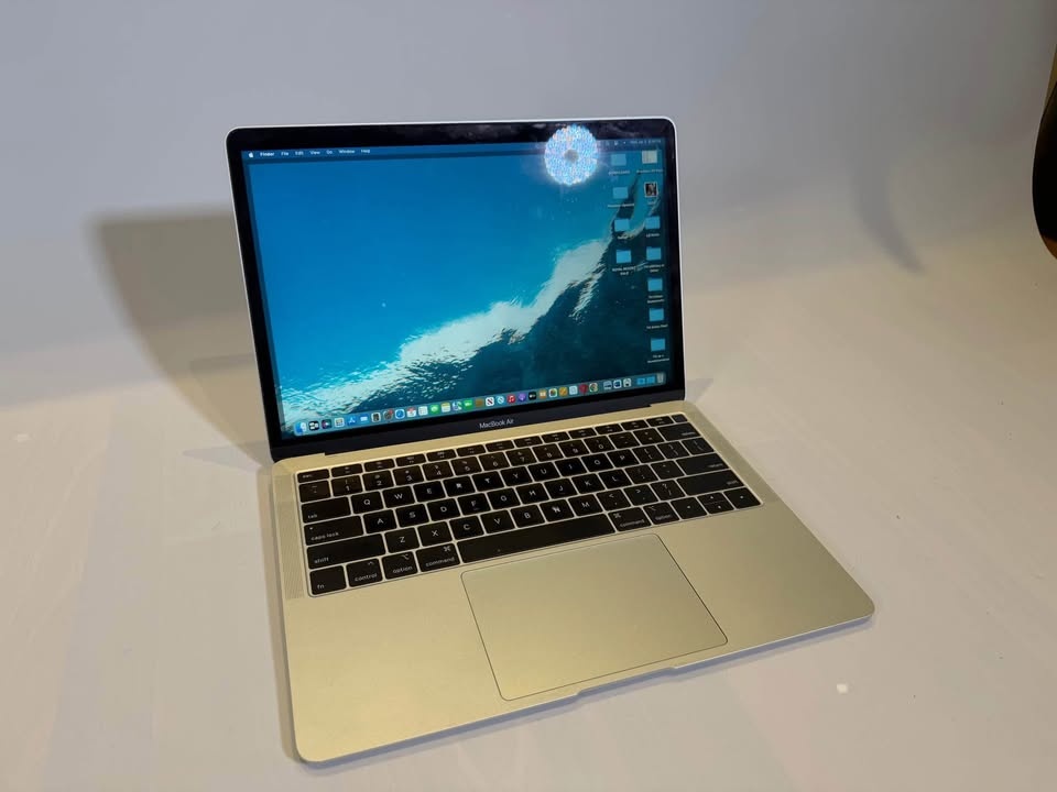 MacBook Air 13" (2019) - Retina, i5, 8GB, 256GB - Excellent - photo 3