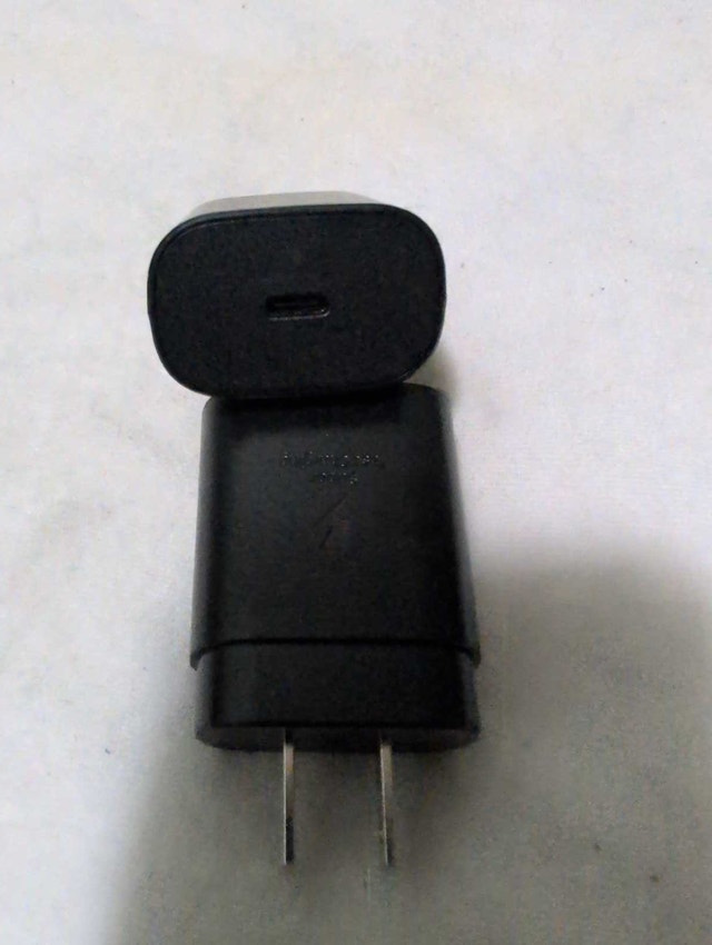 Samsung Charger - photo 3