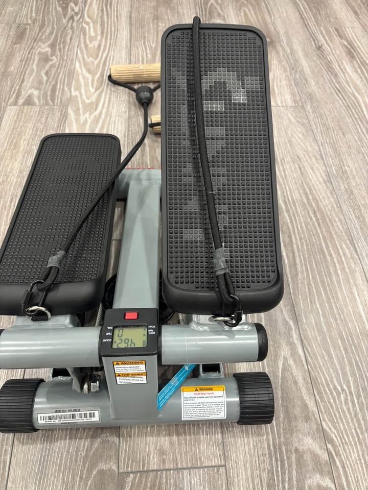 Fitness Mini Stepper – Lightly Used (Like New) - photo 2